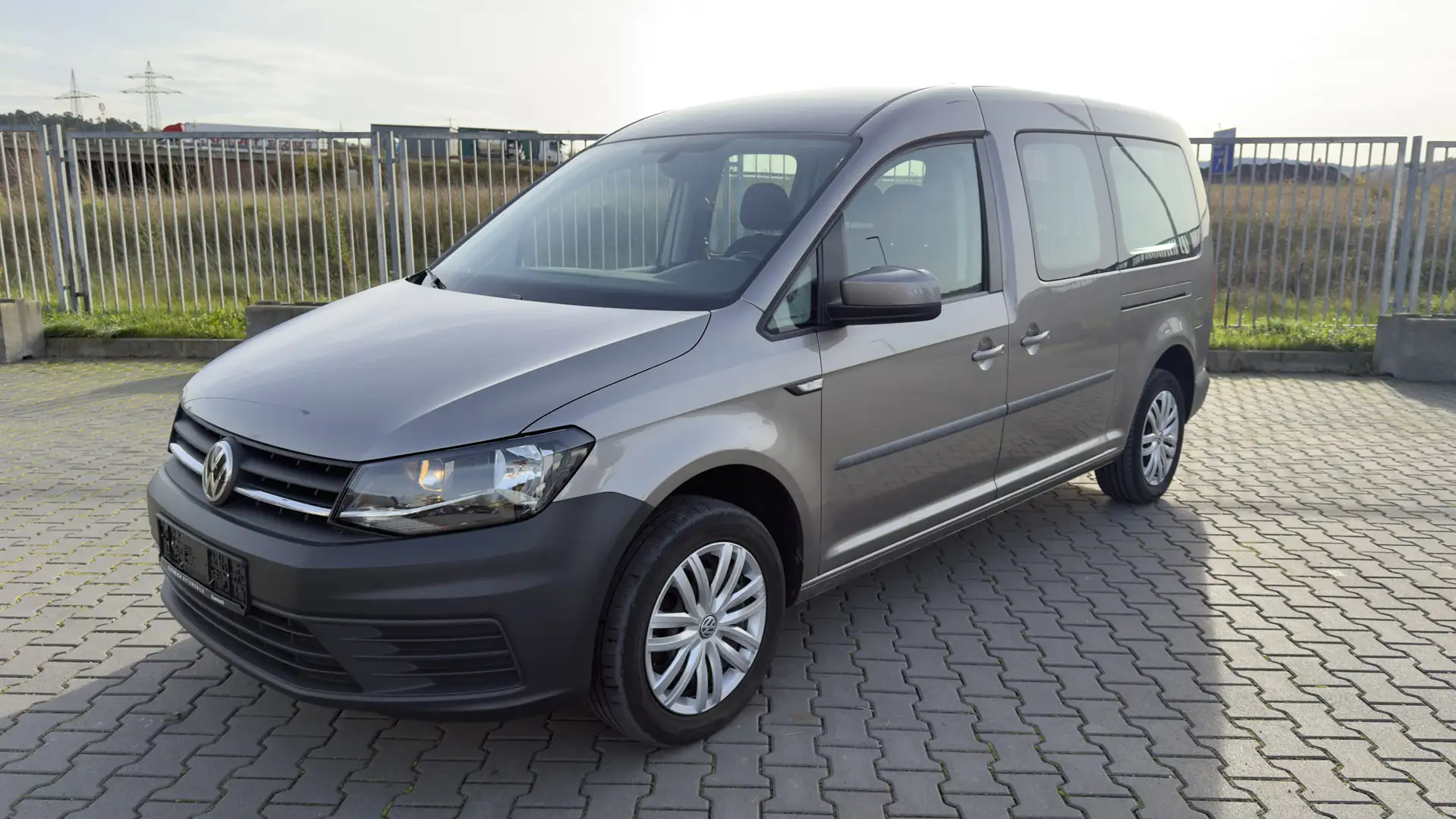 Volkswagen Caddy 2.0 TDI Maxi Tempo Telefon SHZ MFL STDHZ Beige - 2