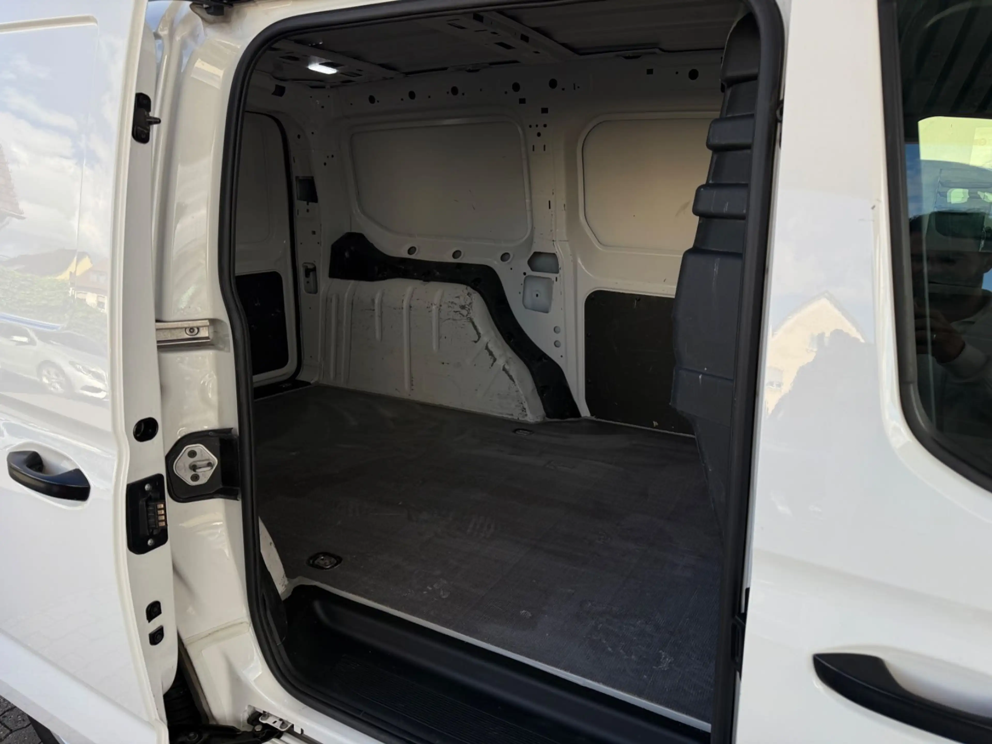 Volkswagen Caddy EcoProfi — photo 9