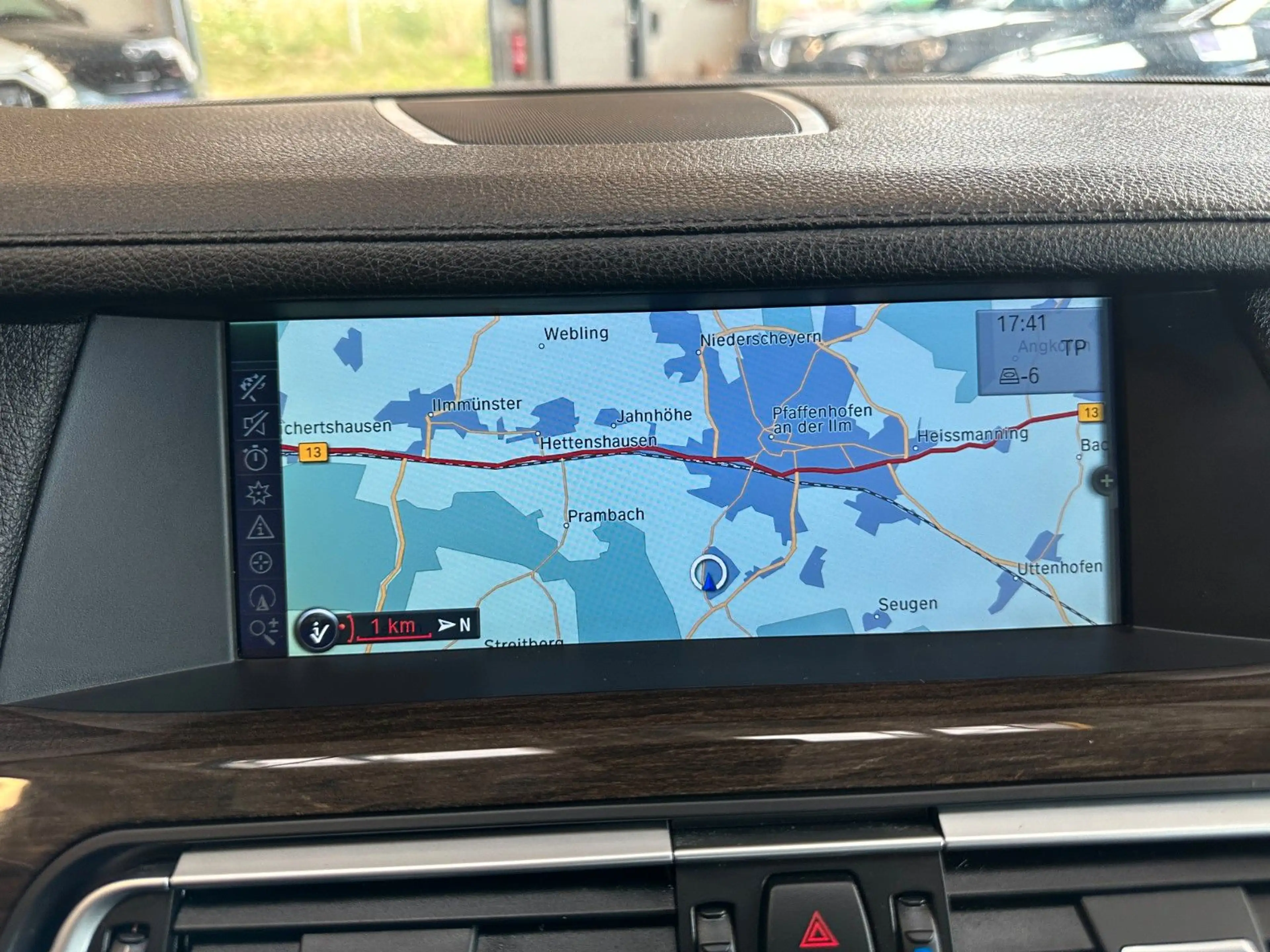 BMW 750 i *TÜV 12/26*Head UP*PDC*Standh* — photo 15