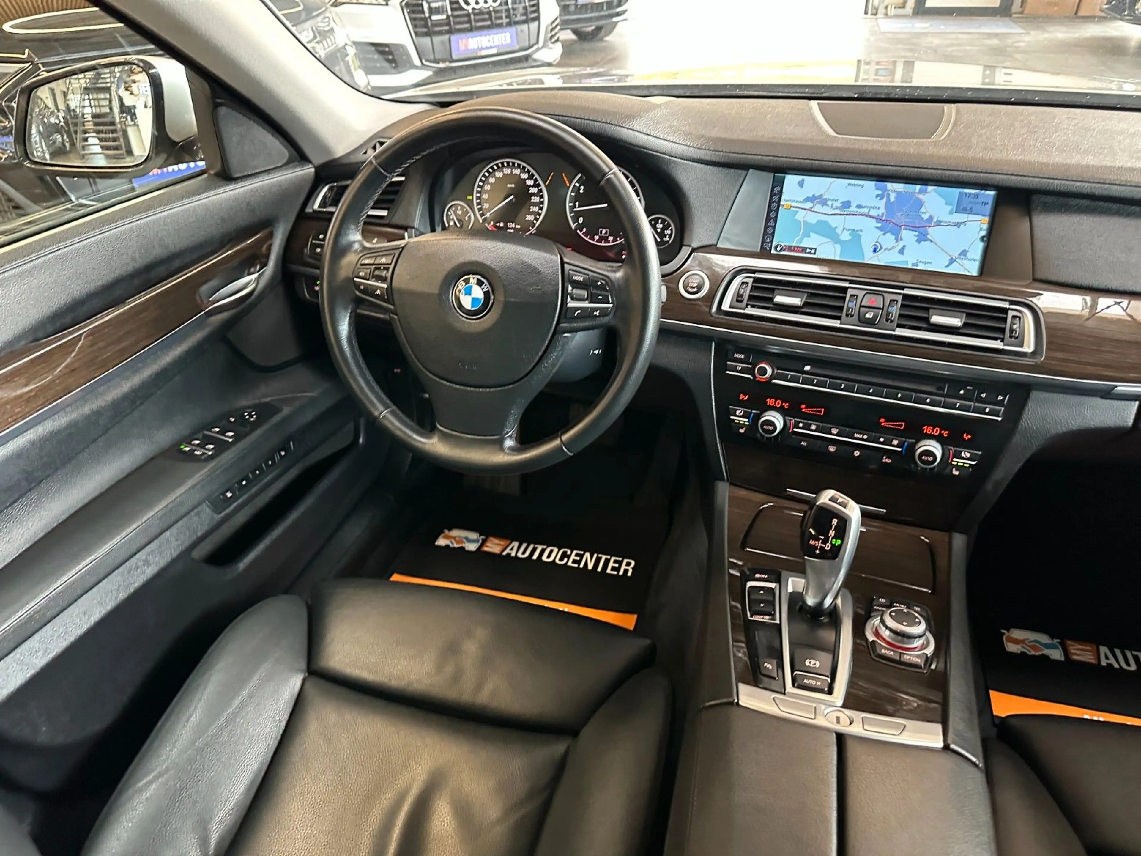 BMW 750 i *TÜV 12/26*Head UP*PDC*Standh* — photo 6