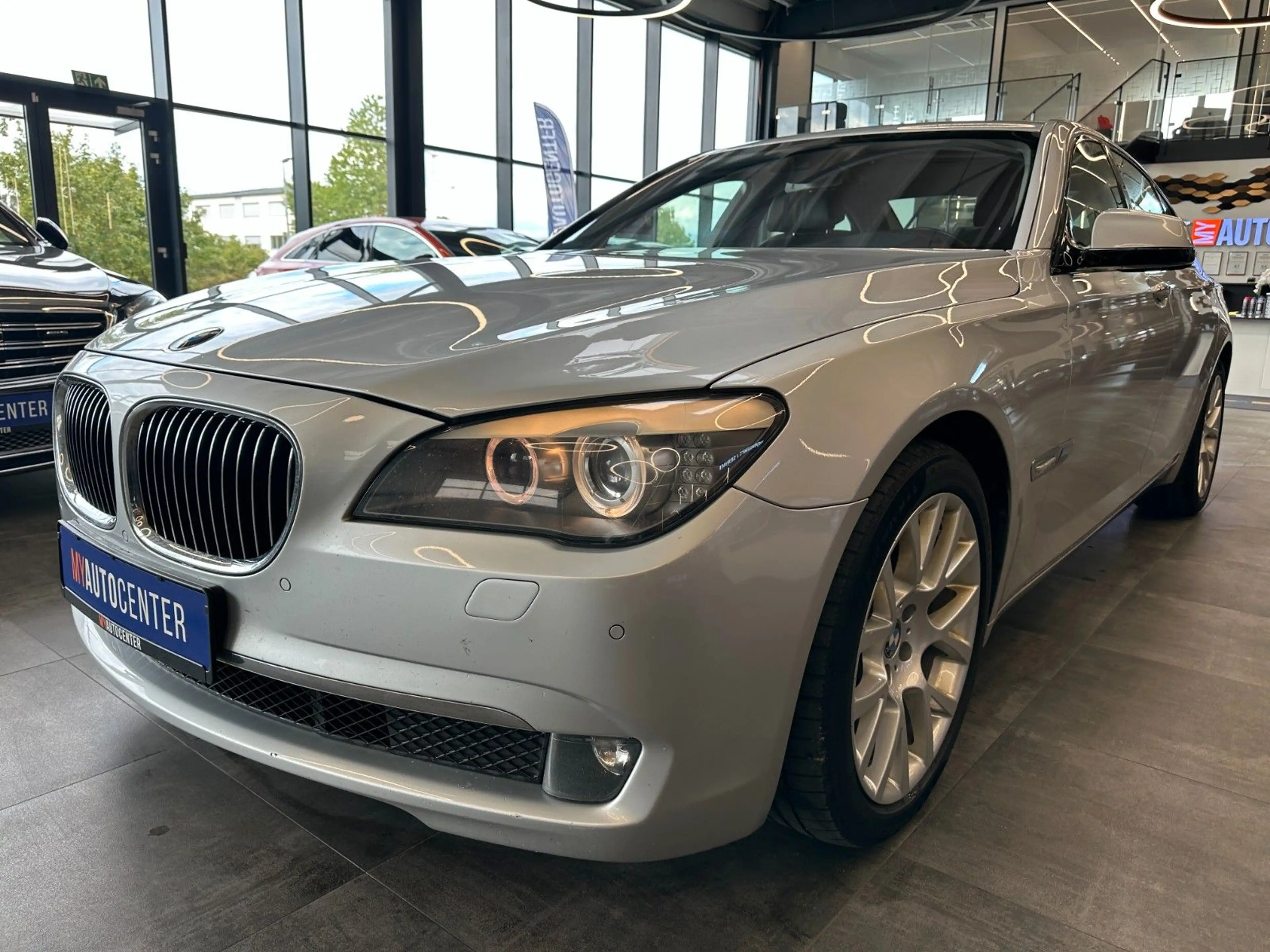 BMW 750 i *TÜV 12/26*Head UP*PDC*Standh* — photo 4