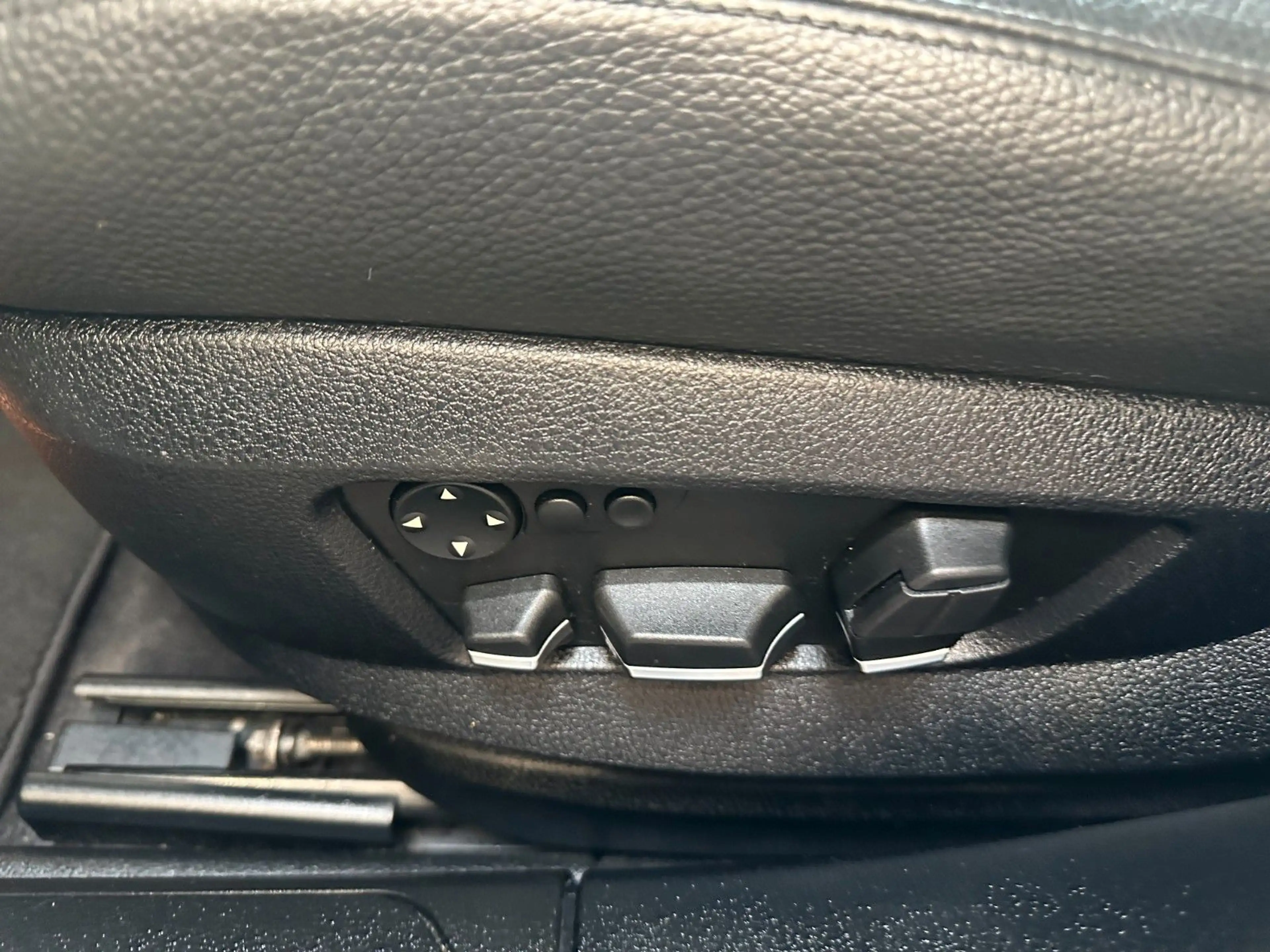 BMW 750 i *TÜV 12/26*Head UP*PDC*Standh* — photo 11