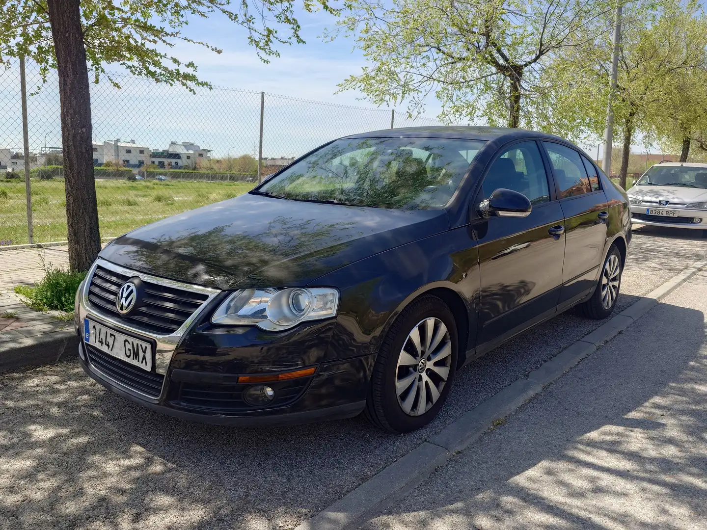 Volkswagen Passat Passat 2.0 TDI 110CV DPF Bluemotion Negro - 1