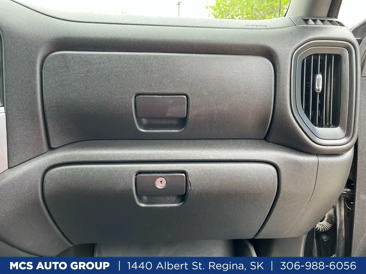 Chevrolet Silverado 1500 photo Chevrolet Silverado 1500