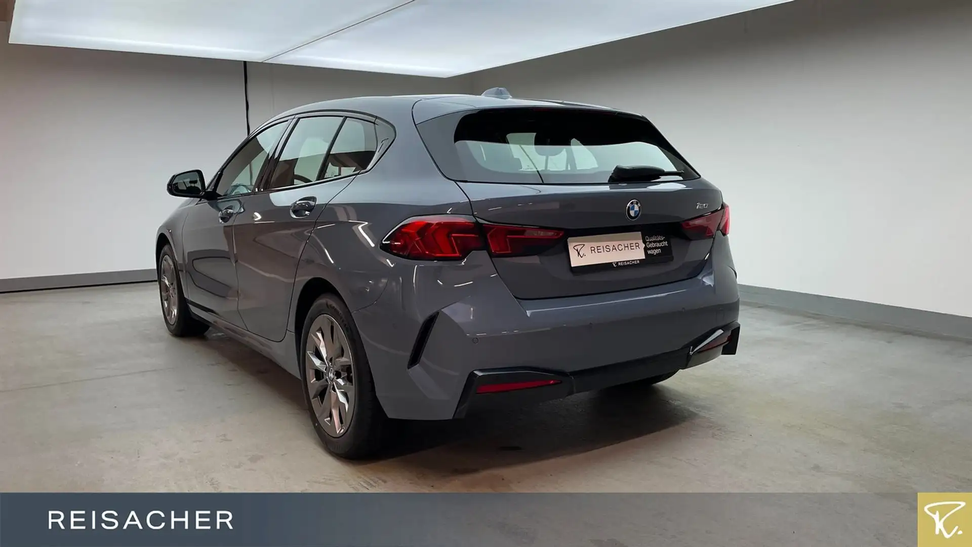 BMW 120 Autom Grau - 2