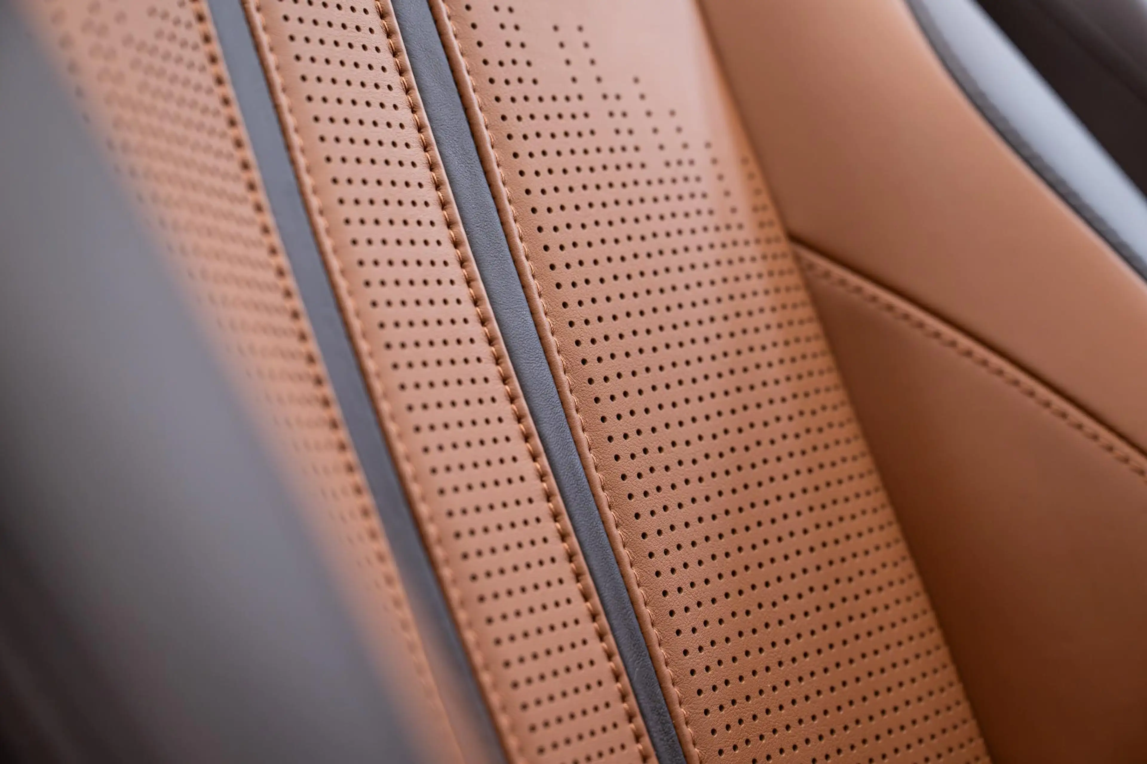 Aston Martin Vantage Roadster | 1e Eigenaar | NL Auto | Incl BPM | — photo 15