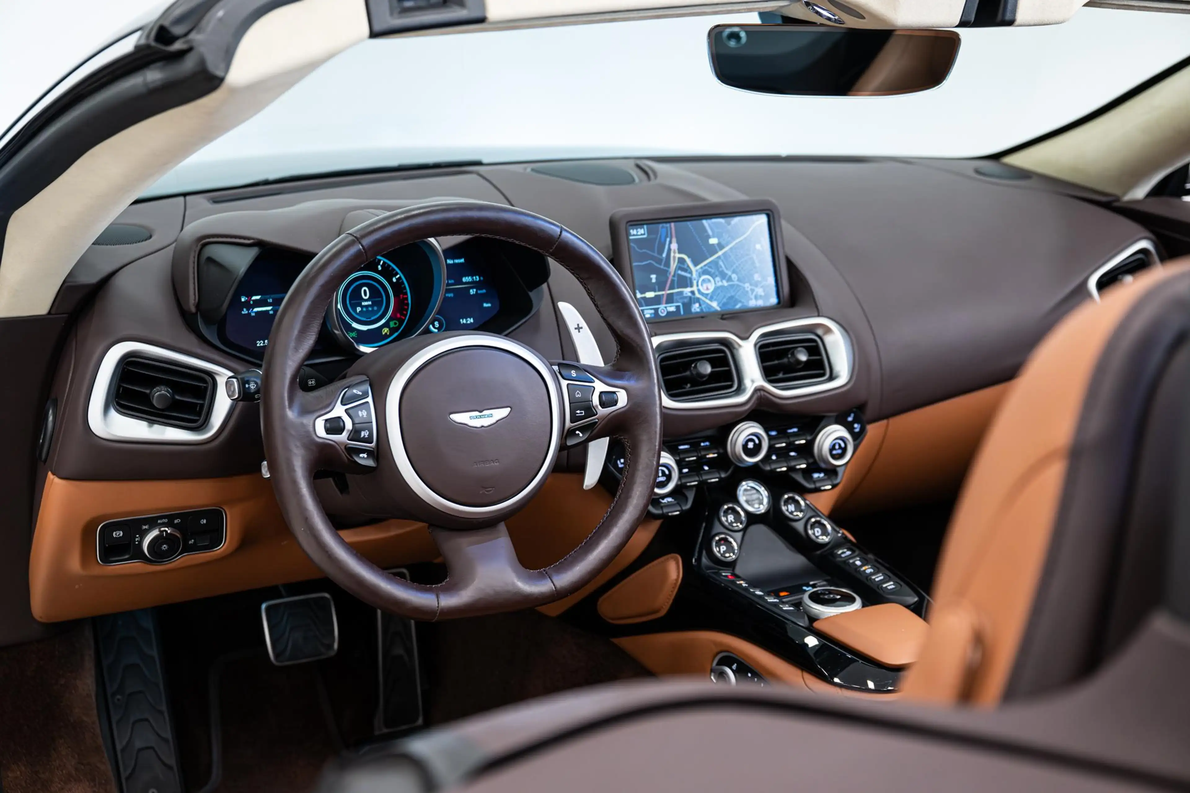 Aston Martin Vantage Roadster | 1e Eigenaar | NL Auto | Incl BPM | — photo 4