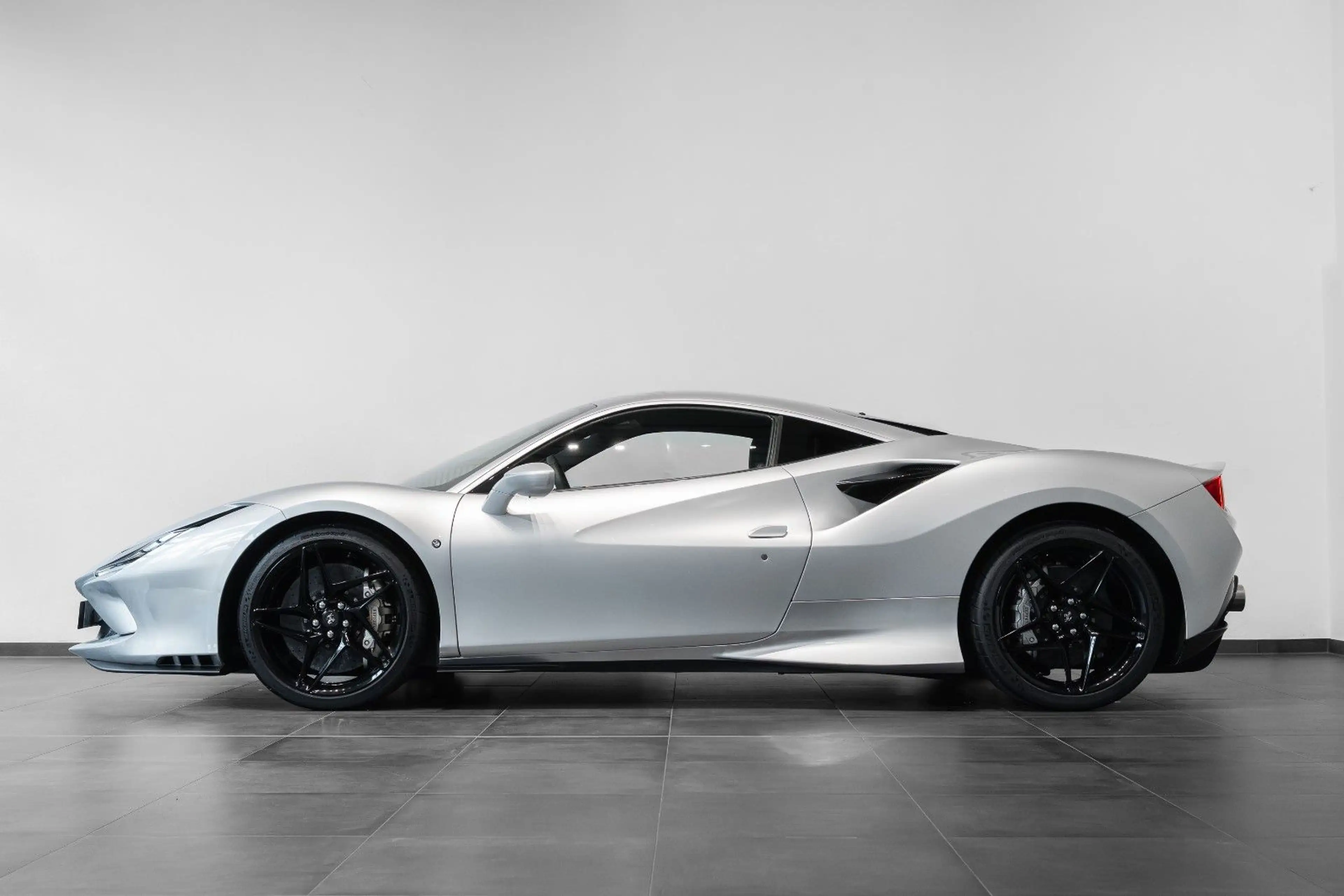 Ferrari F8 Tributo Coupé Lift Carbon PPF JBL — photo 11