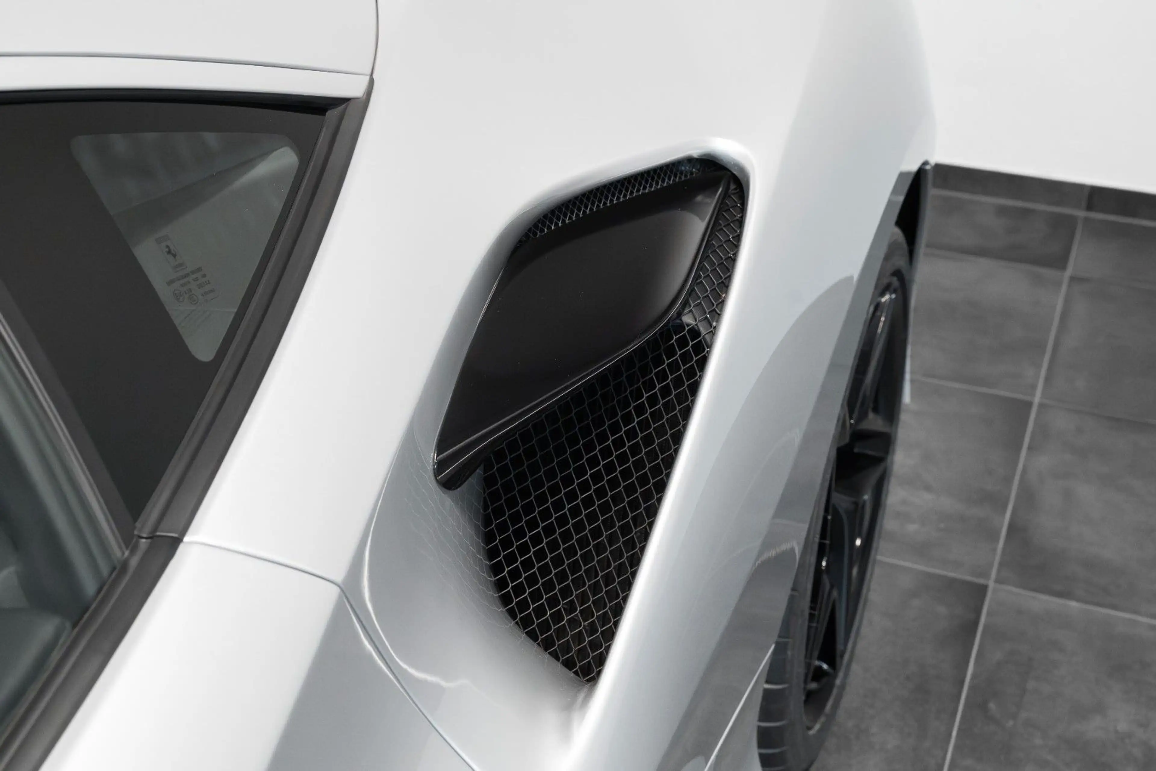 Ferrari F8 Tributo Coupé Lift Carbon PPF JBL — photo 8