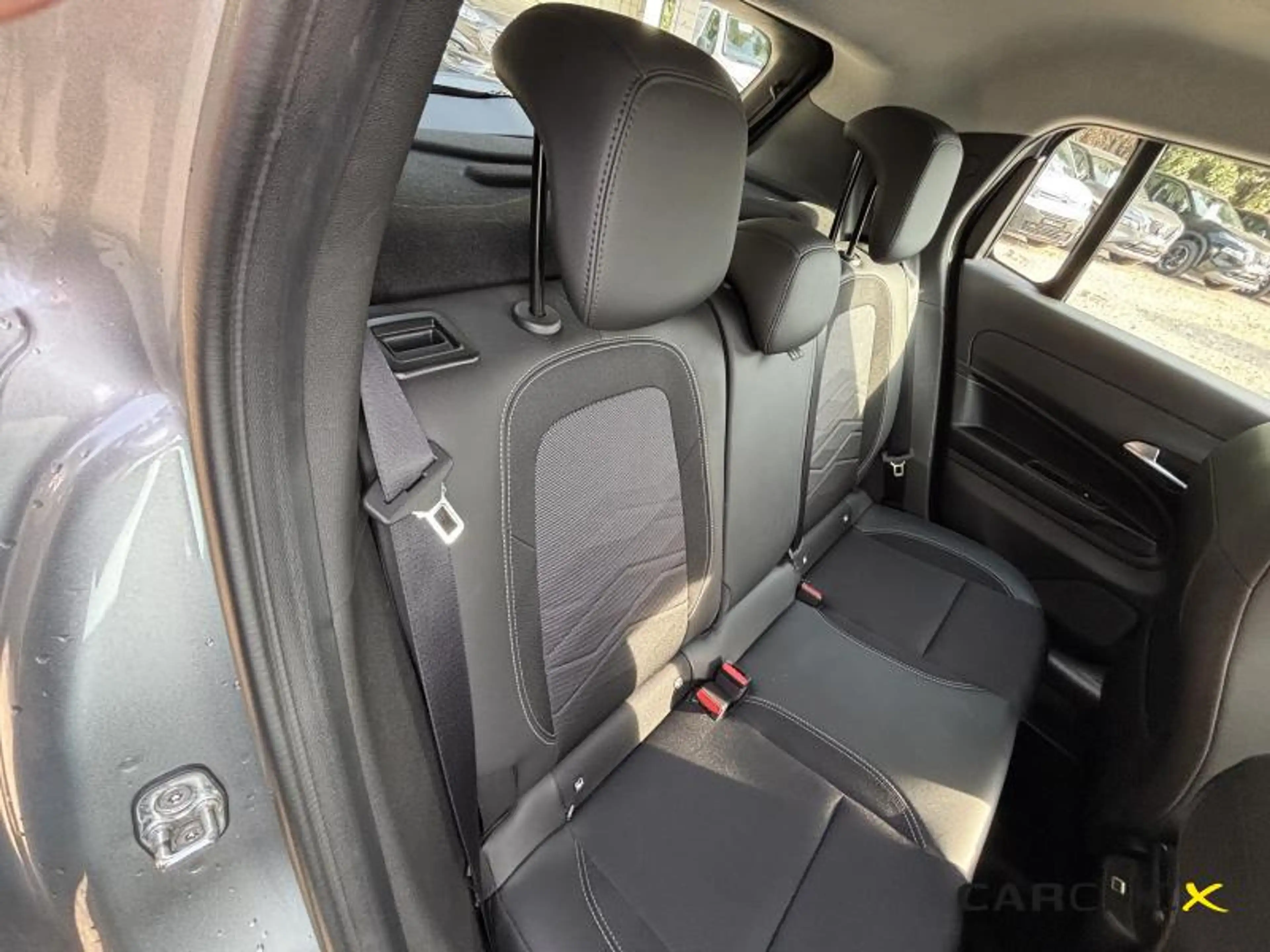 Jeep Avenger Altitude — photo 10