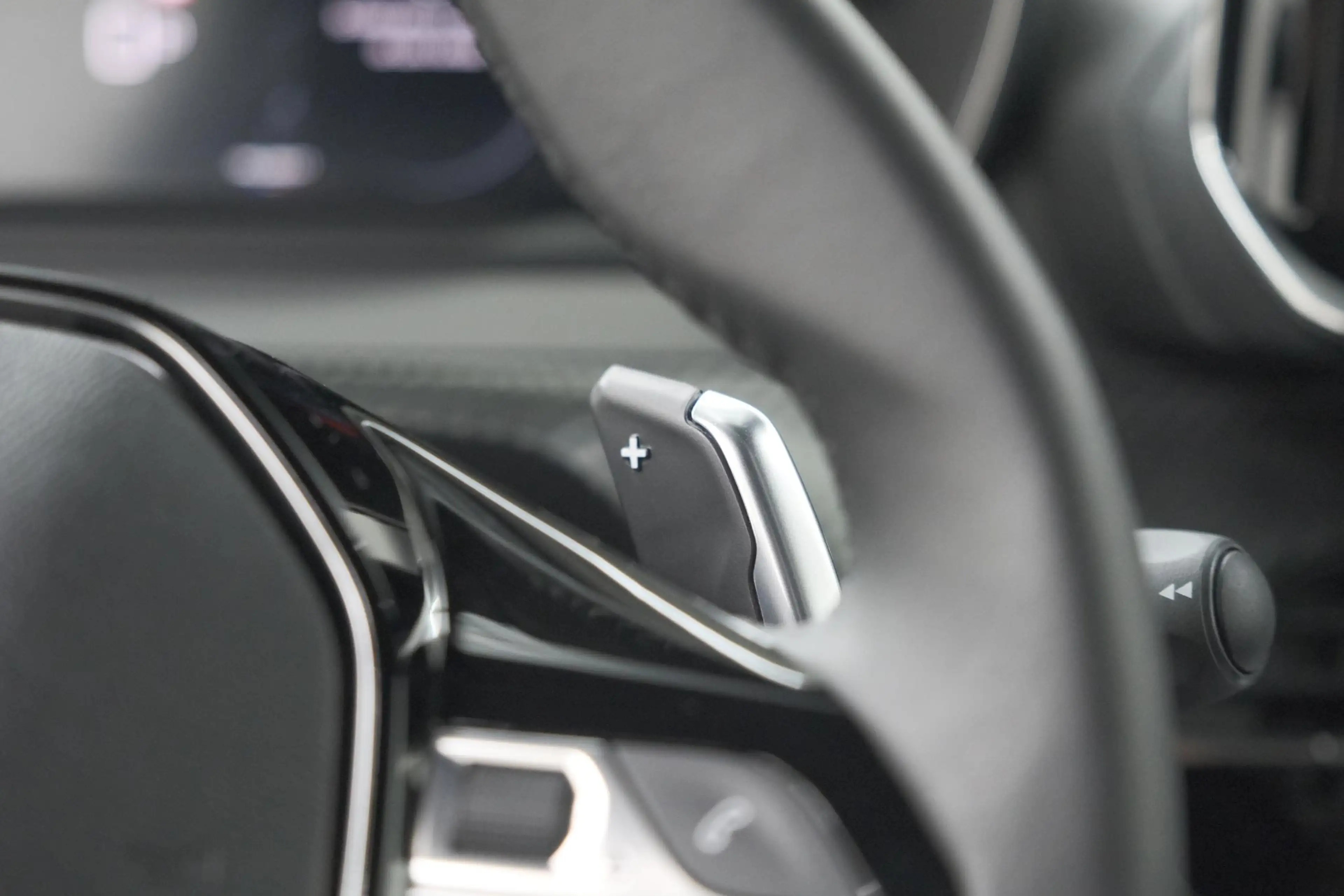 Peugeot 2008 1.2 Hybrid 145 Allure | 360 Camera | Adaptieve Cru — photo 3