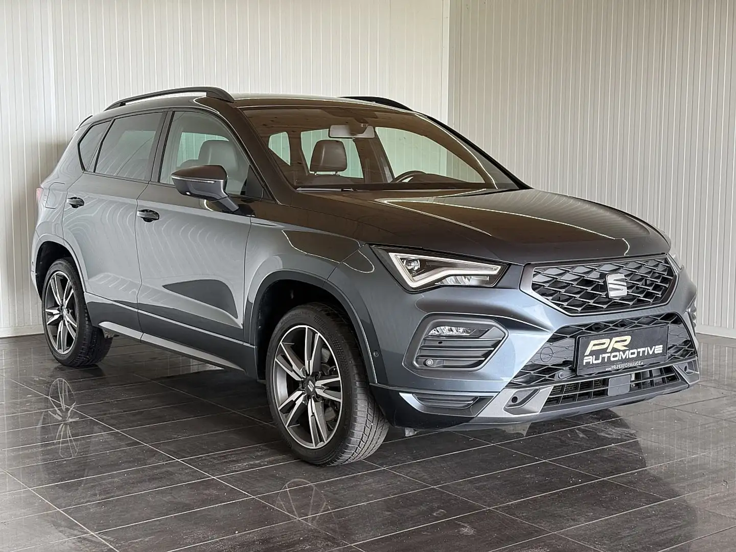 SEAT Ateca FR 2,0TDI DSG VIRTUAL*ACC*LED*SHZG*BEATSAUDIO Grau - 2