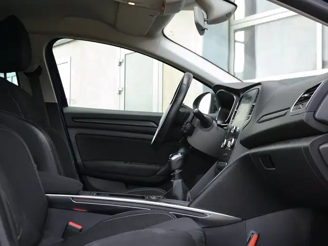 Renault Megane view 9