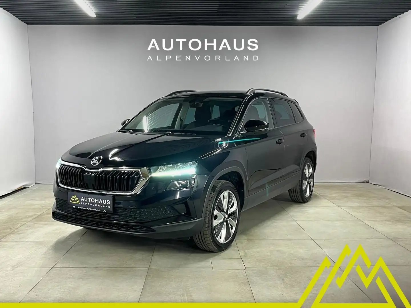 Skoda Karoq 2,0 TDI DSG Style ***AHK-schwenkbar*** Schwarz - 1