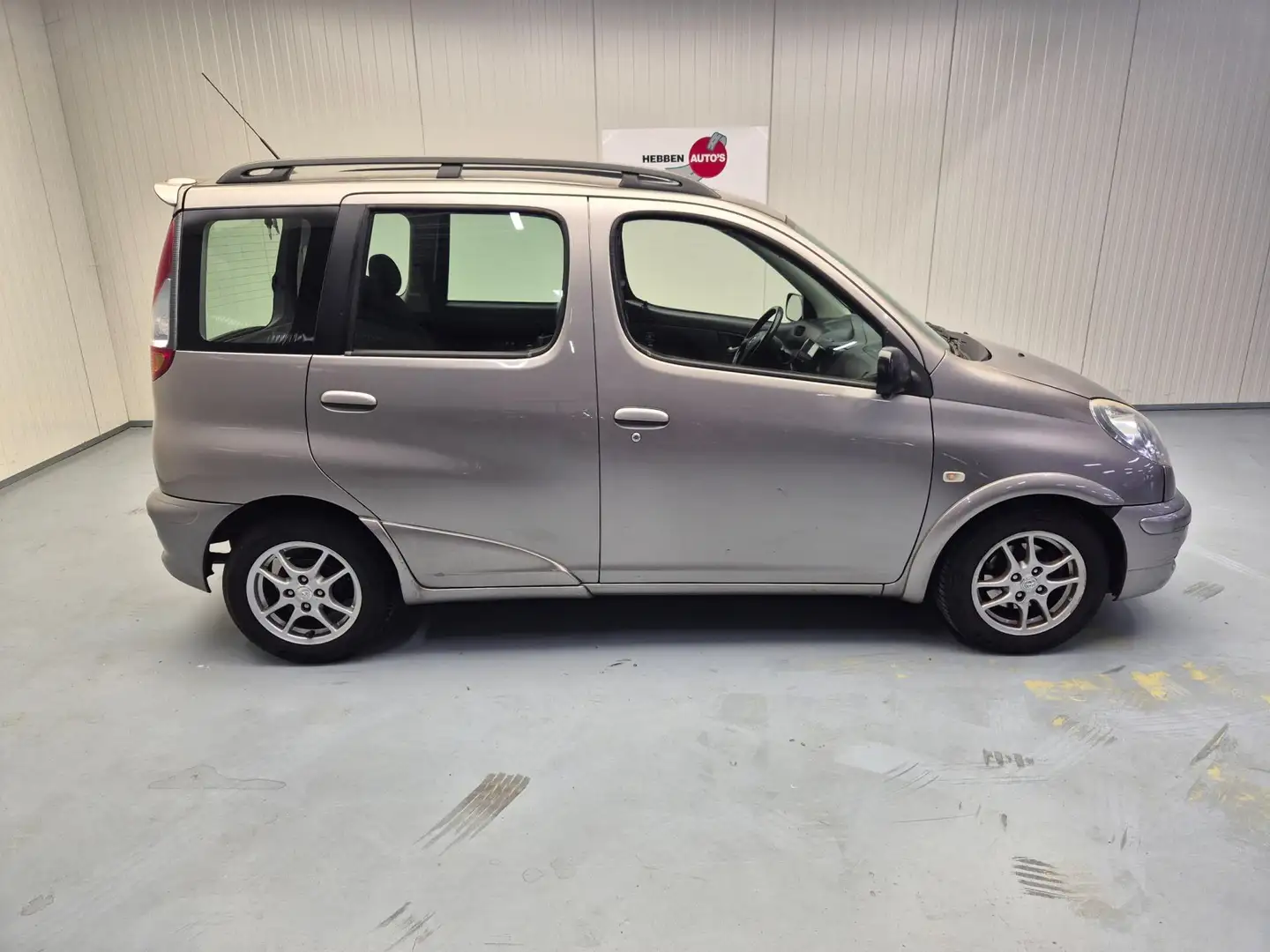 Toyota Yaris Verso 1.3 VVT-i Sol Automaat Navi Camera Alu Trekh Grau - 2