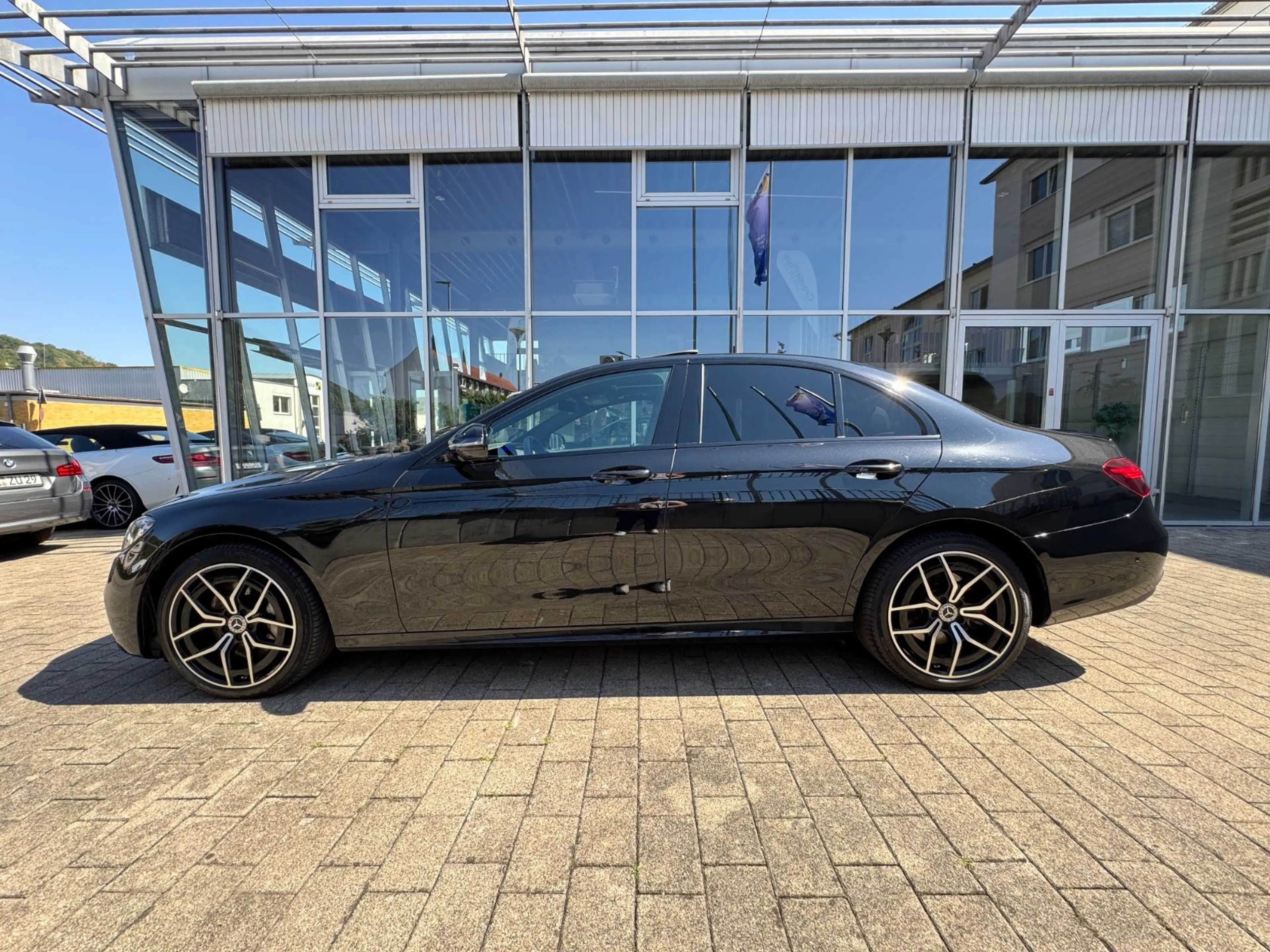 Mercedes-Benz E 400 E400d Limousine 4Matic+AMG+AHK+MultiB.+360 — photo 13