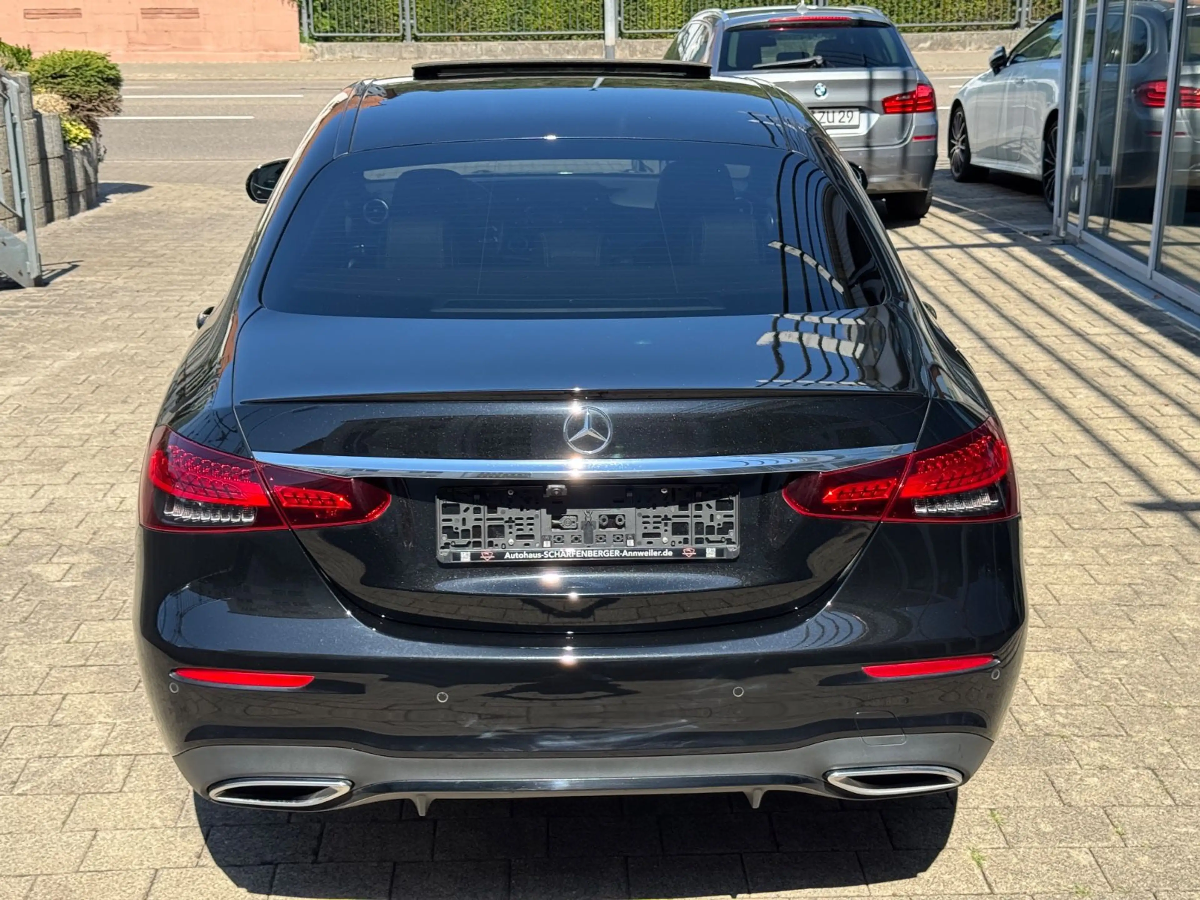 Mercedes-Benz E 400 E400d Limousine 4Matic+AMG+AHK+MultiB.+360 — photo 9