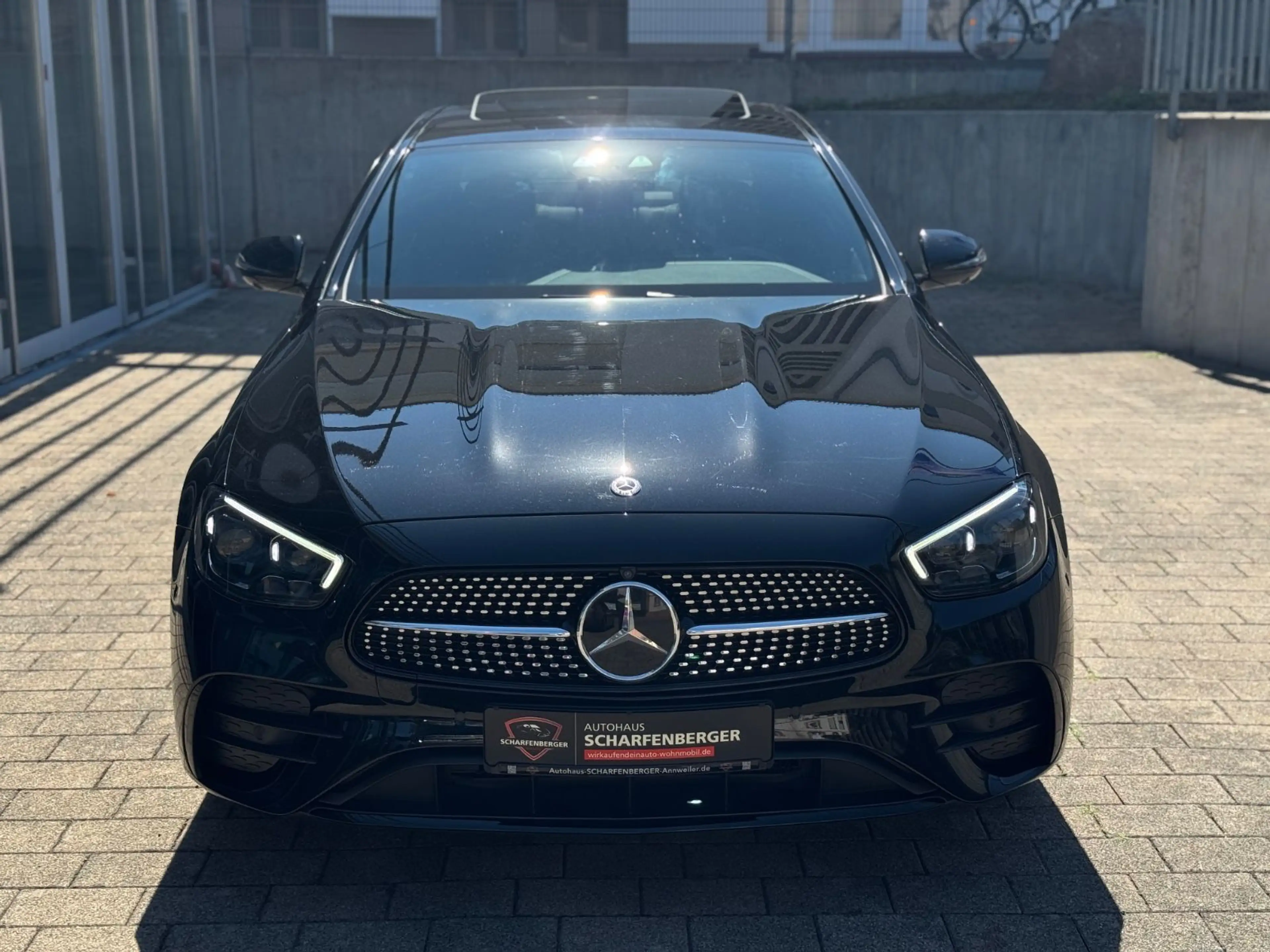 Mercedes-Benz E 400 E400d Limousine 4Matic+AMG+AHK+MultiB.+360 — photo 3