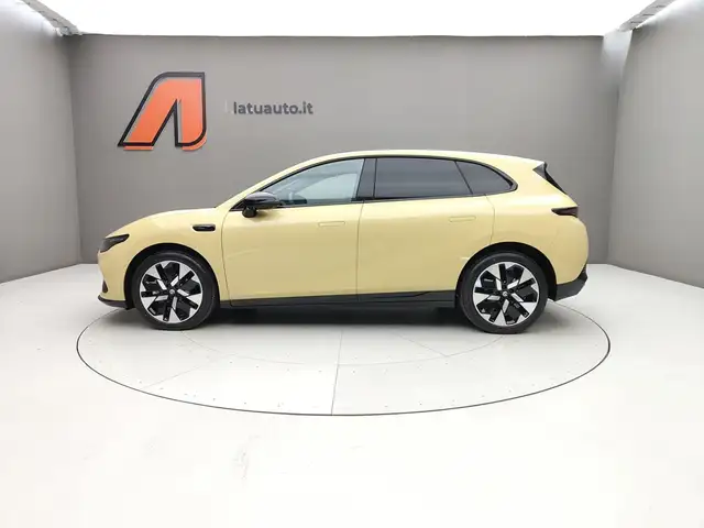 Leapmotor B05 view 4