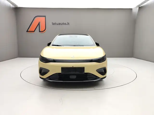 Leapmotor B05 view 2