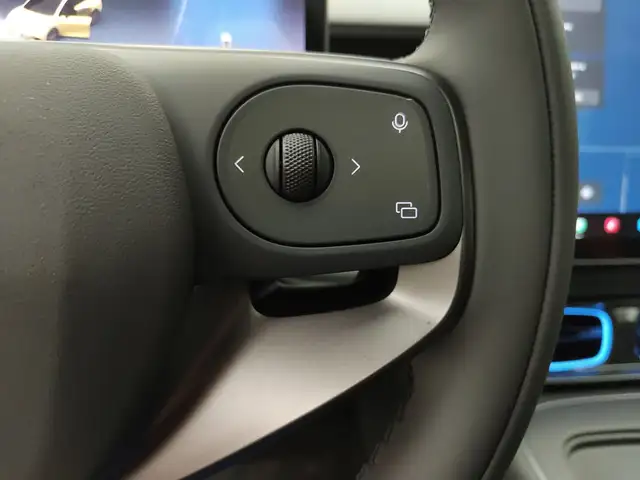 Leapmotor B05 view 13