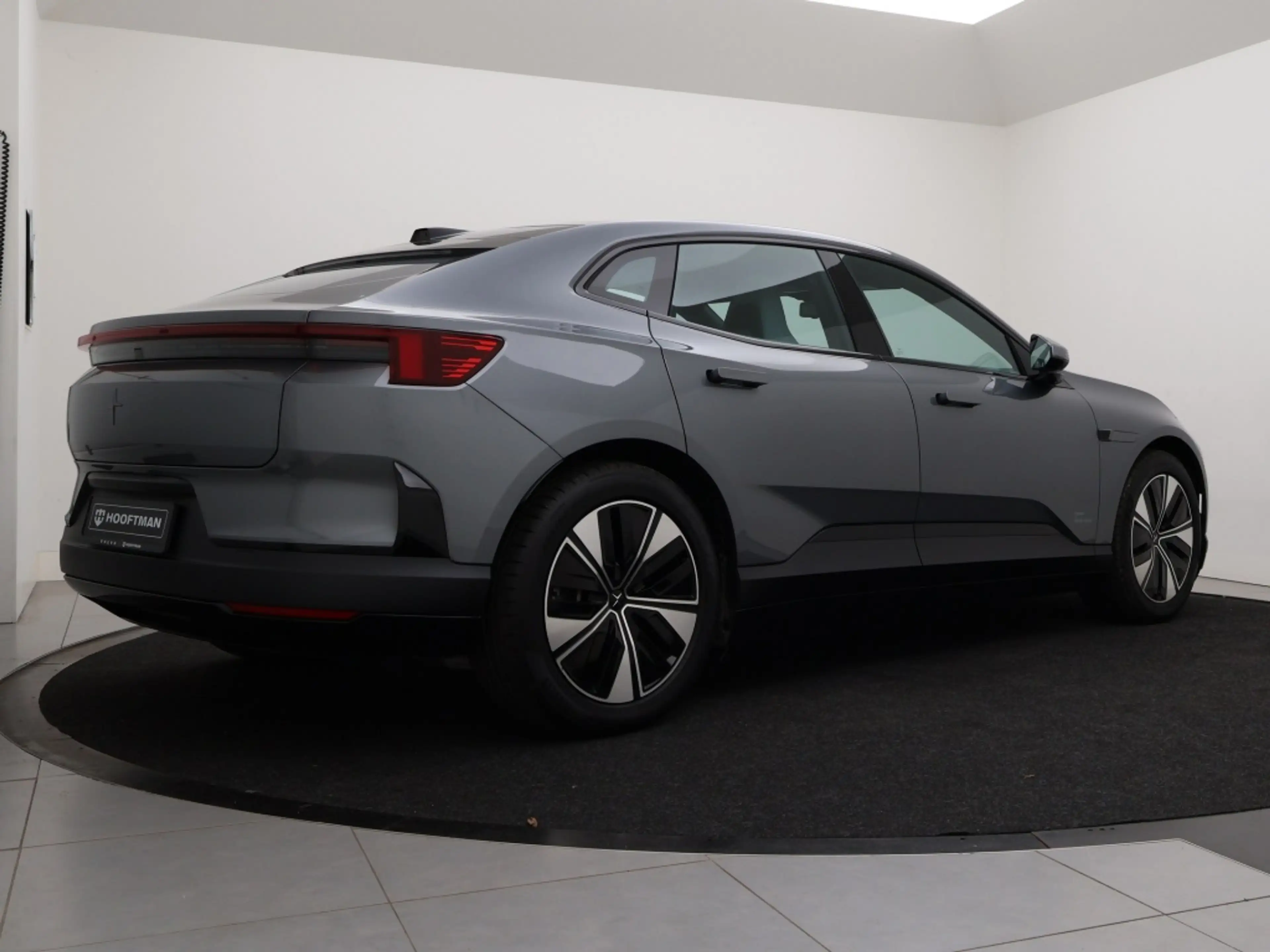 Polestar 4 LONG RANGE DUAL MOTOR PILOT PLUS PACK HARMAN KARDO — photo 3