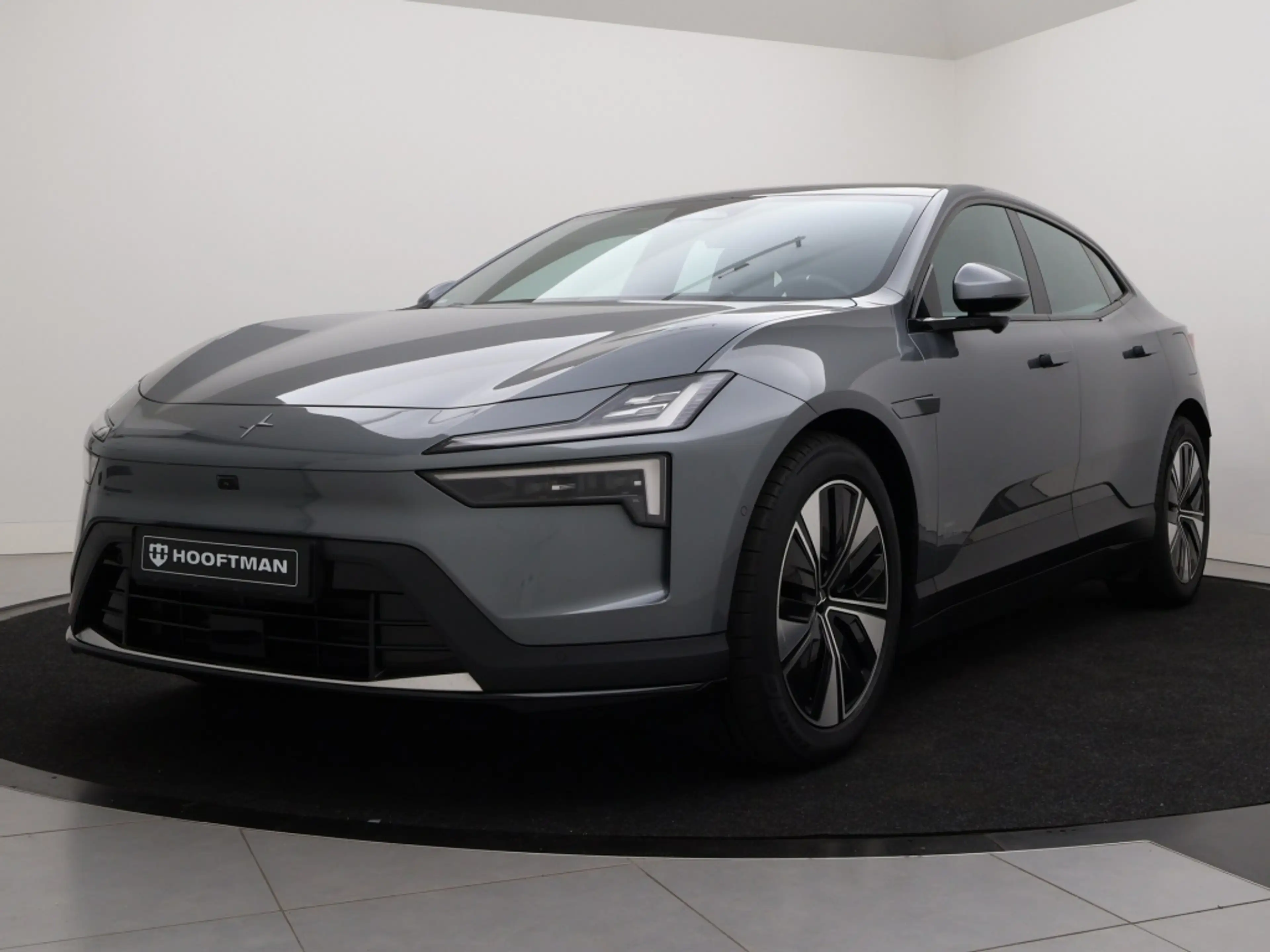 Polestar 4 LONG RANGE DUAL MOTOR PILOT PLUS PACK HARMAN KARDO — photo 2