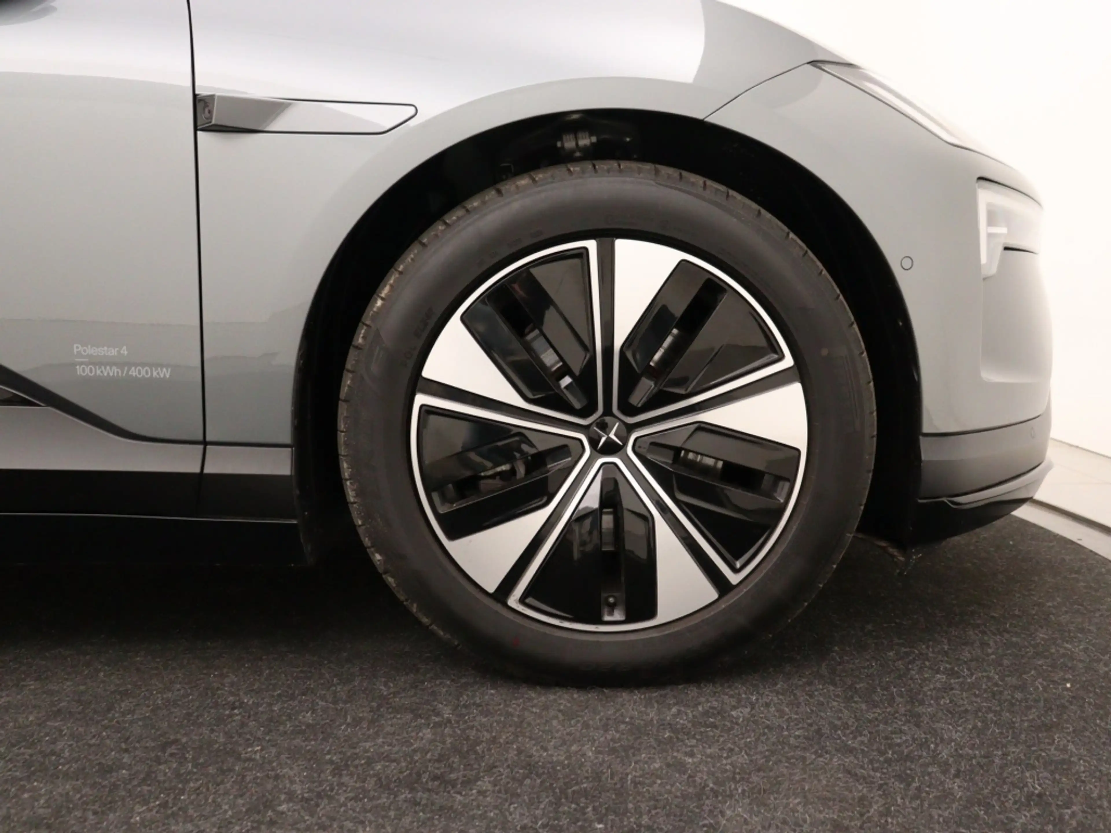 Polestar 4 LONG RANGE DUAL MOTOR PILOT PLUS PACK HARMAN KARDO — photo 5