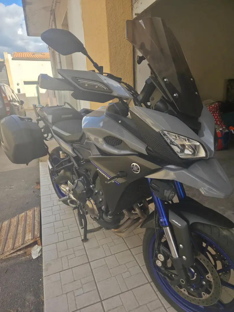 Yamaha Tracer 900 Grau - 2