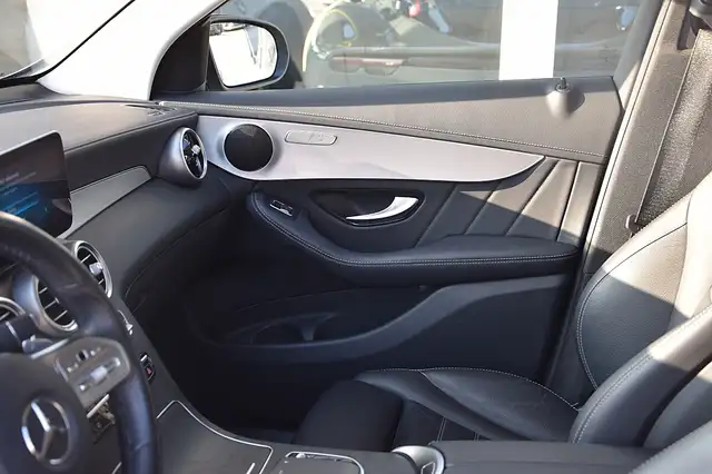 Mercedes-Benz GLC view 5