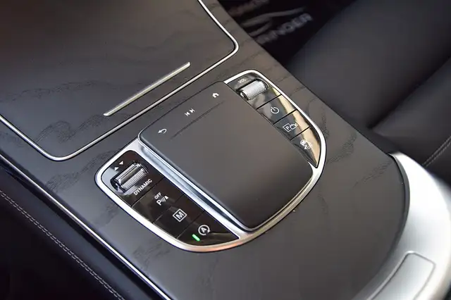 Mercedes-Benz GLC view 10