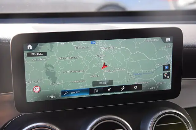 Mercedes-Benz GLC view 12