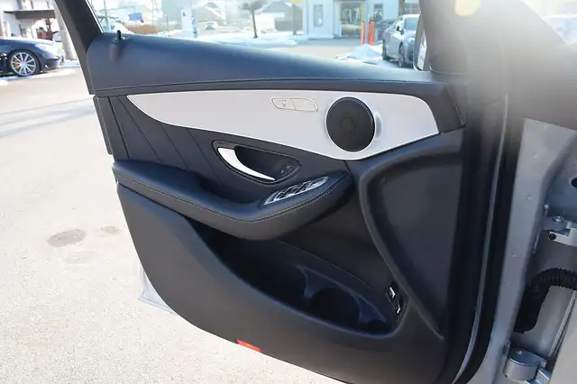 Mercedes-Benz GLC view 11