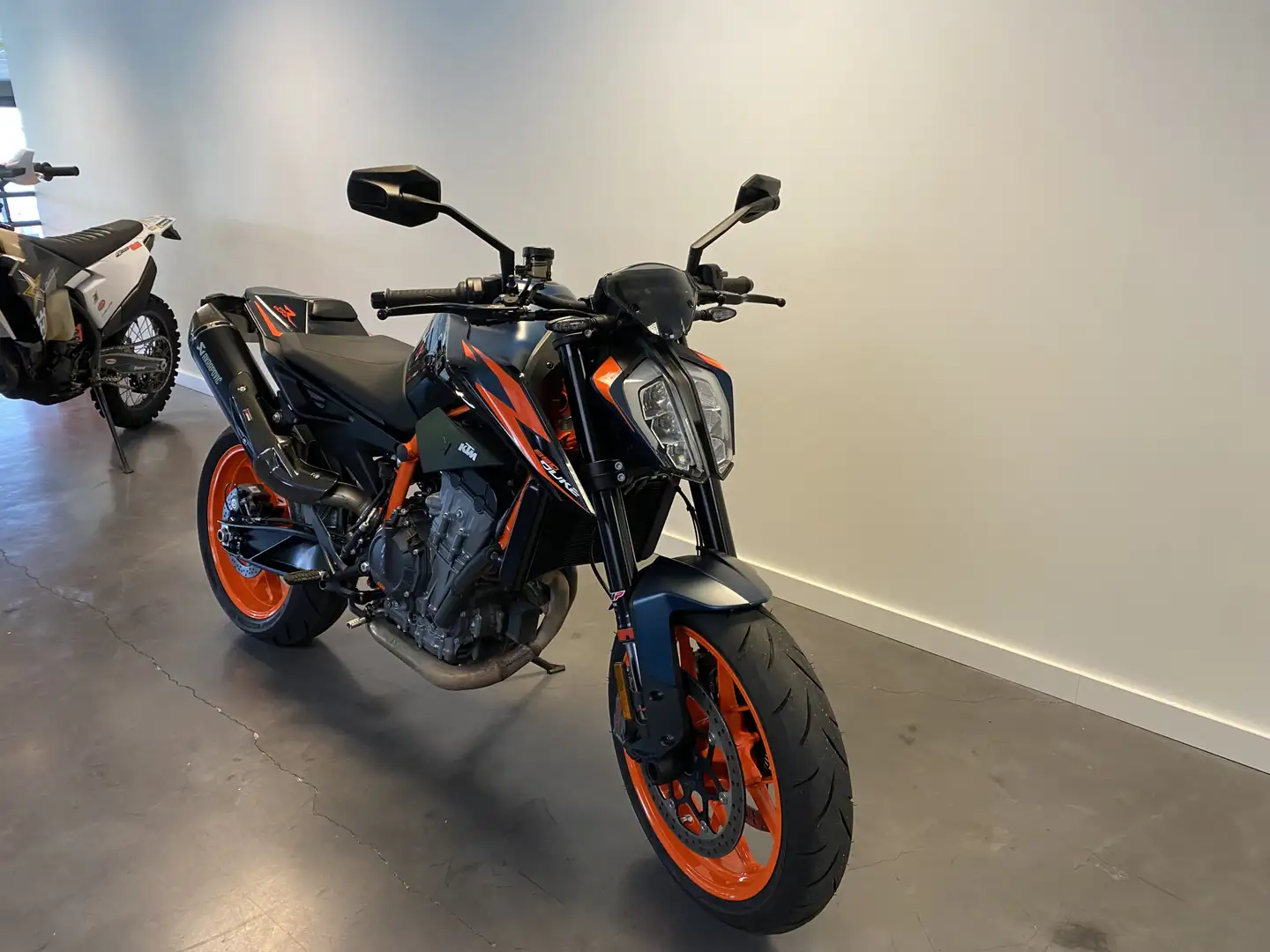 KTM 890 Duke R Oranje - 2