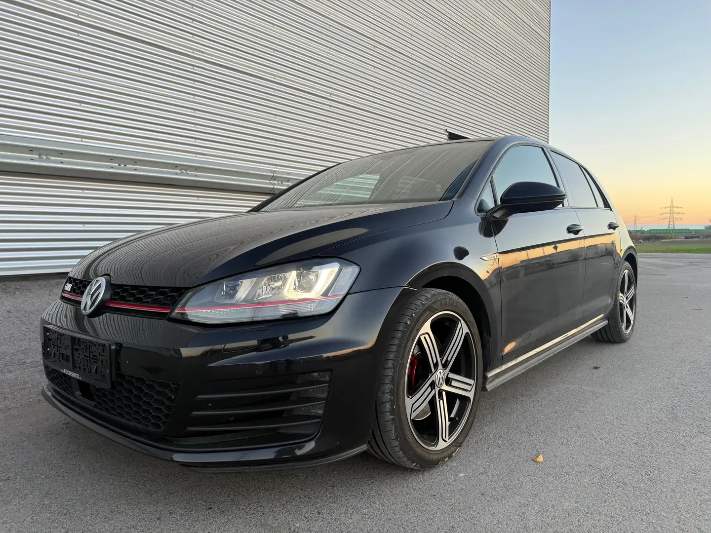 Volkswagen Golf GTI 2,0 TSI ID:66 Schwarz - 2