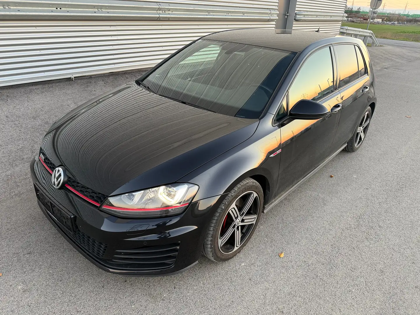 Volkswagen Golf GTI 2,0 TSI ID:66 Schwarz - 1