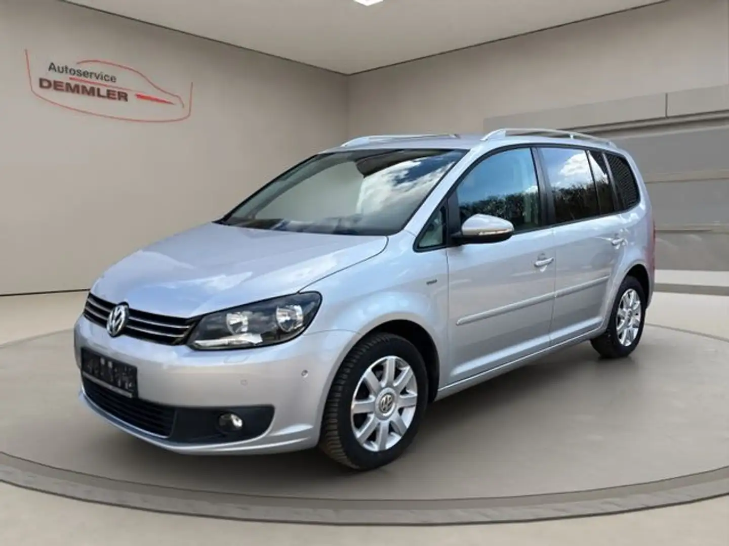 Volkswagen Touran Climatronic,Tempomat,7-Sitze,AHK,Sitzheiz 7-Sitzer Stříbrná - 1