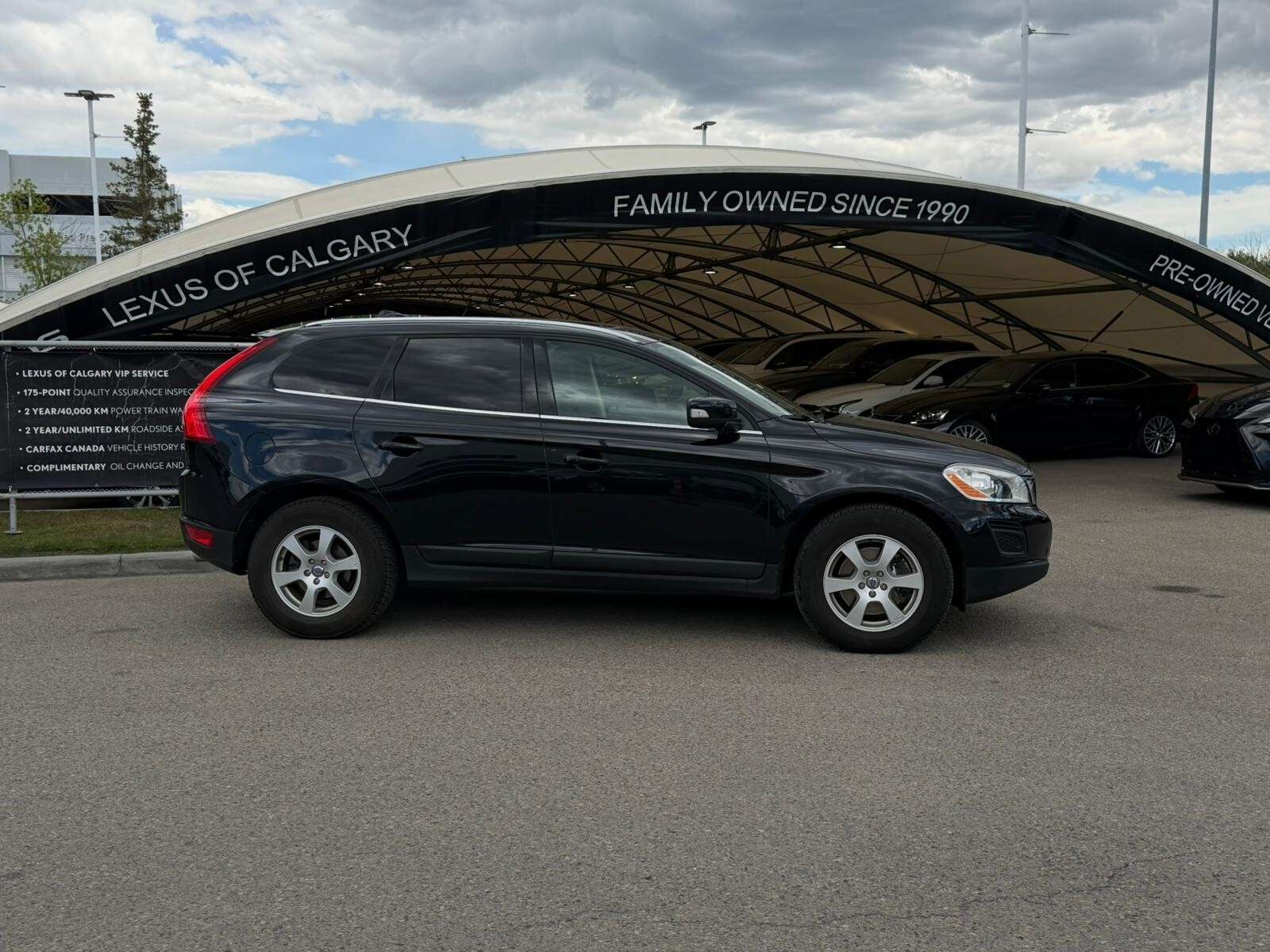 2012 Volvo XC60 T6 Platinum alt 2