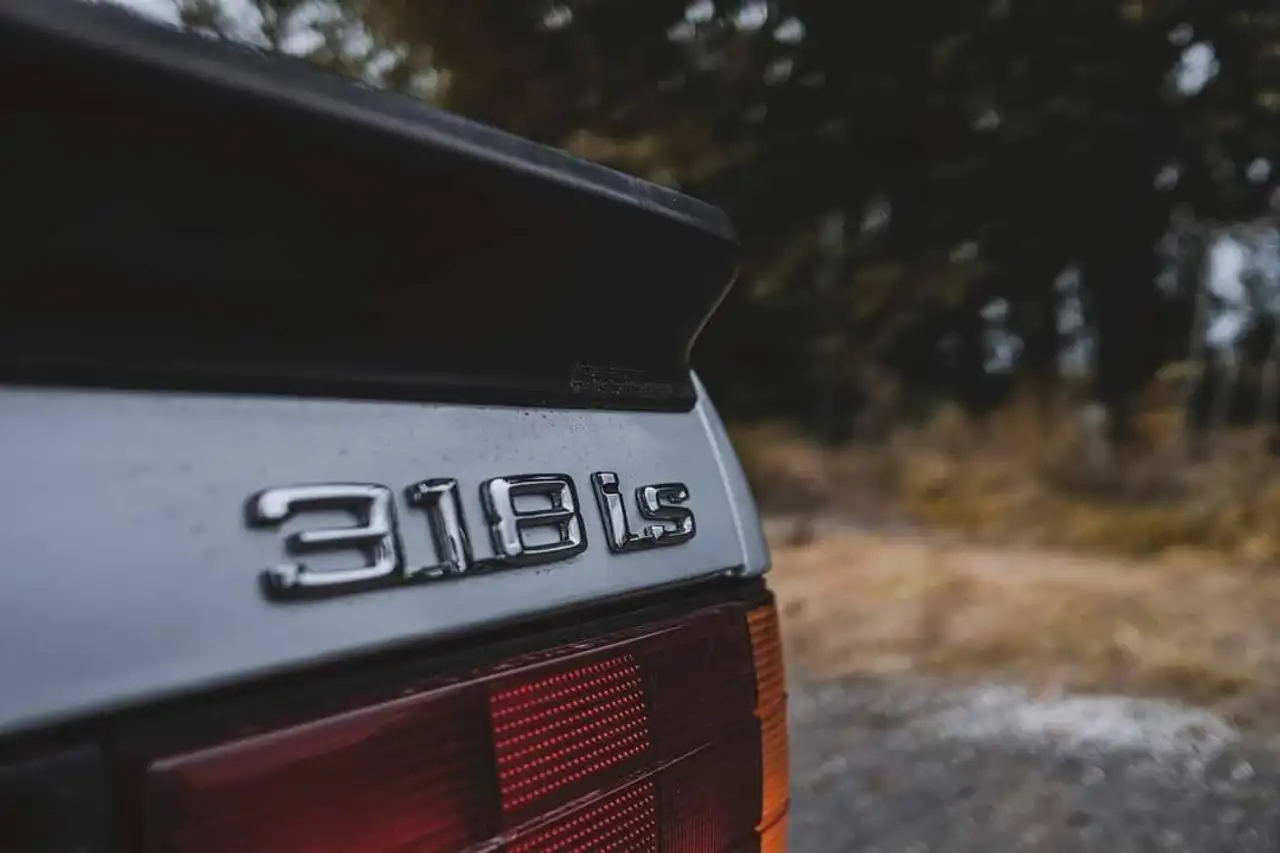 BMW 318 IS, foto 2