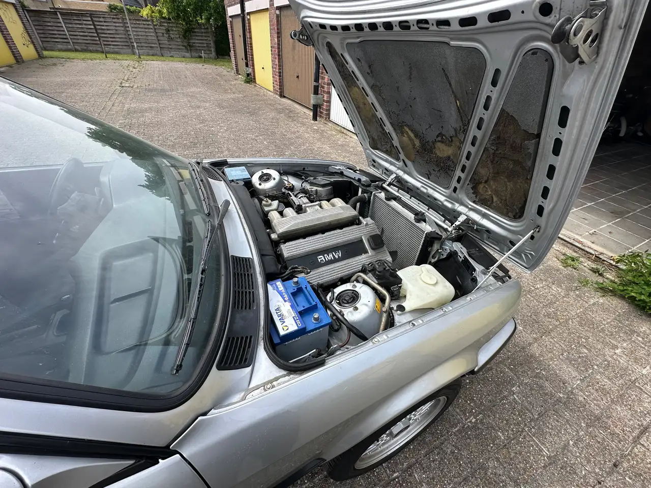 BMW 318 IS, foto 6
