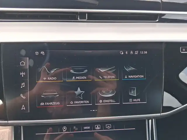 Audi A8 view 14