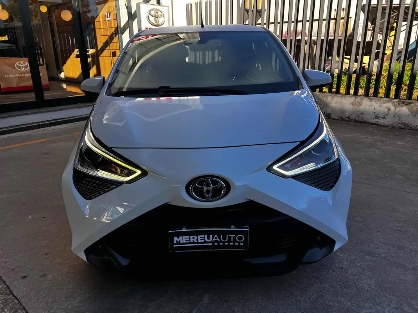 Toyota Aygo Connect 1.0 VVT-i 72 CV 5 porte x-clusiv Blanc - 2