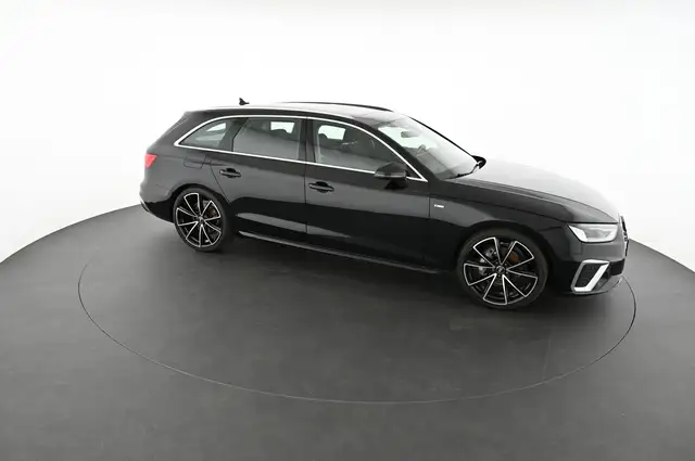 Audi A4 view 8