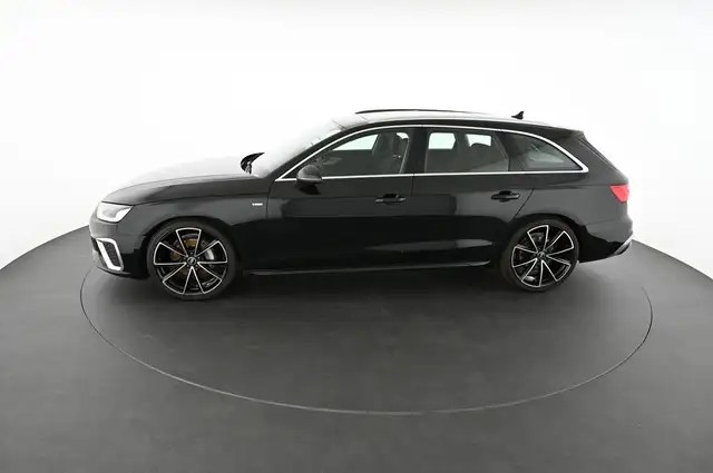 Audi A4 view 5