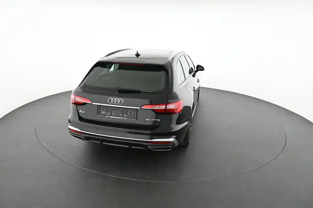 Audi A4 view 12