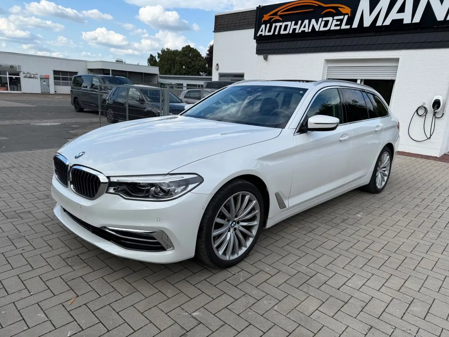 BMW 540 i xDrive Luxury Line Panorama Leder Navi LED Blanco - 1