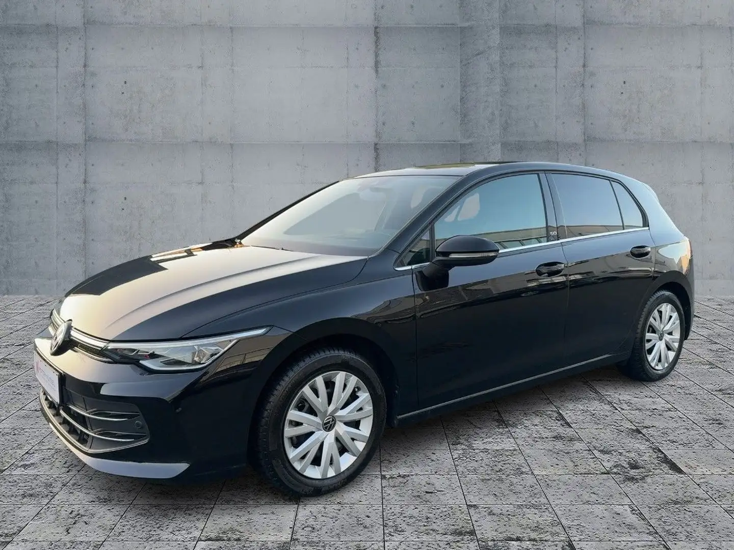 Volkswagen Golf VIII 1.5eTSI DSG EDITION 50 IQ+NAV+ACC+PANO Schwarz - 2