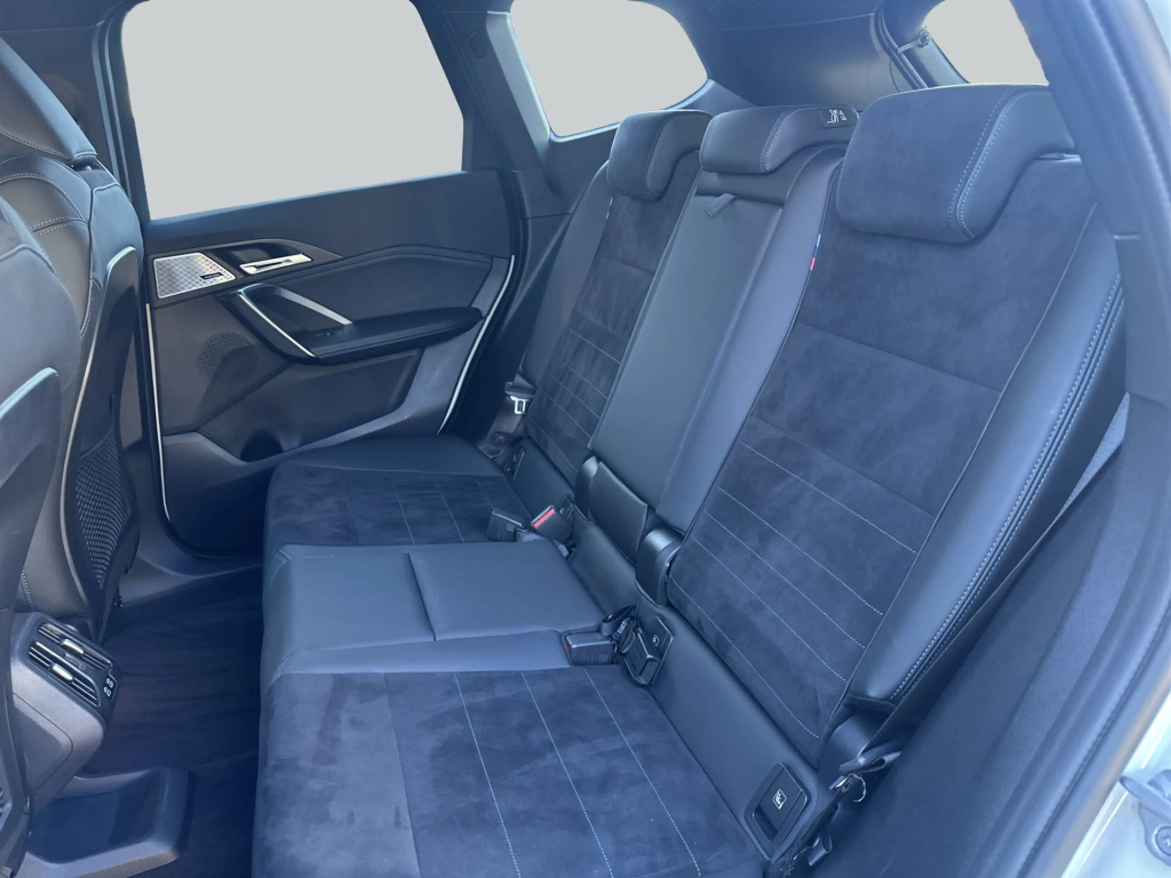 BMW iX1 xDrive30 M Sportpaket LED* HiFi* Head-Up* — photo 13