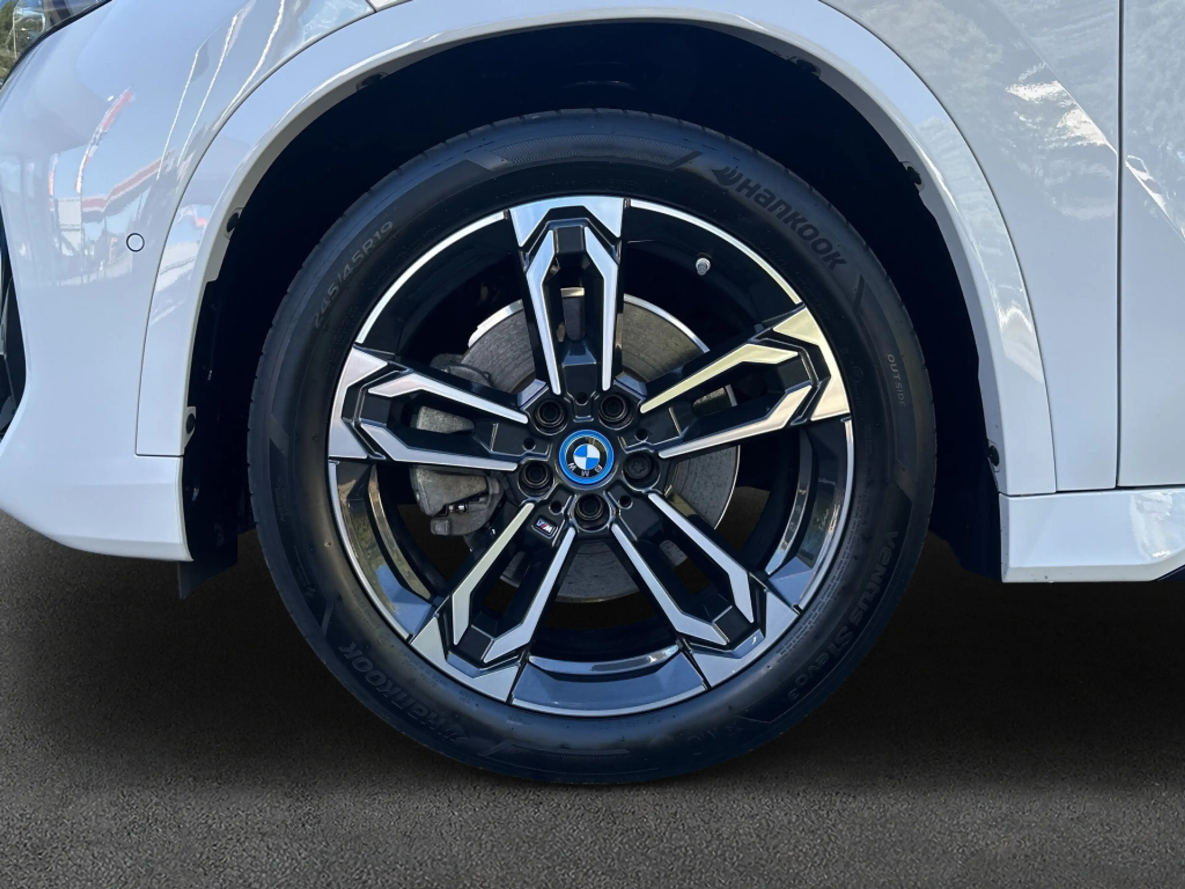 BMW iX1 xDrive30 M Sportpaket LED* HiFi* Head-Up* — photo 9