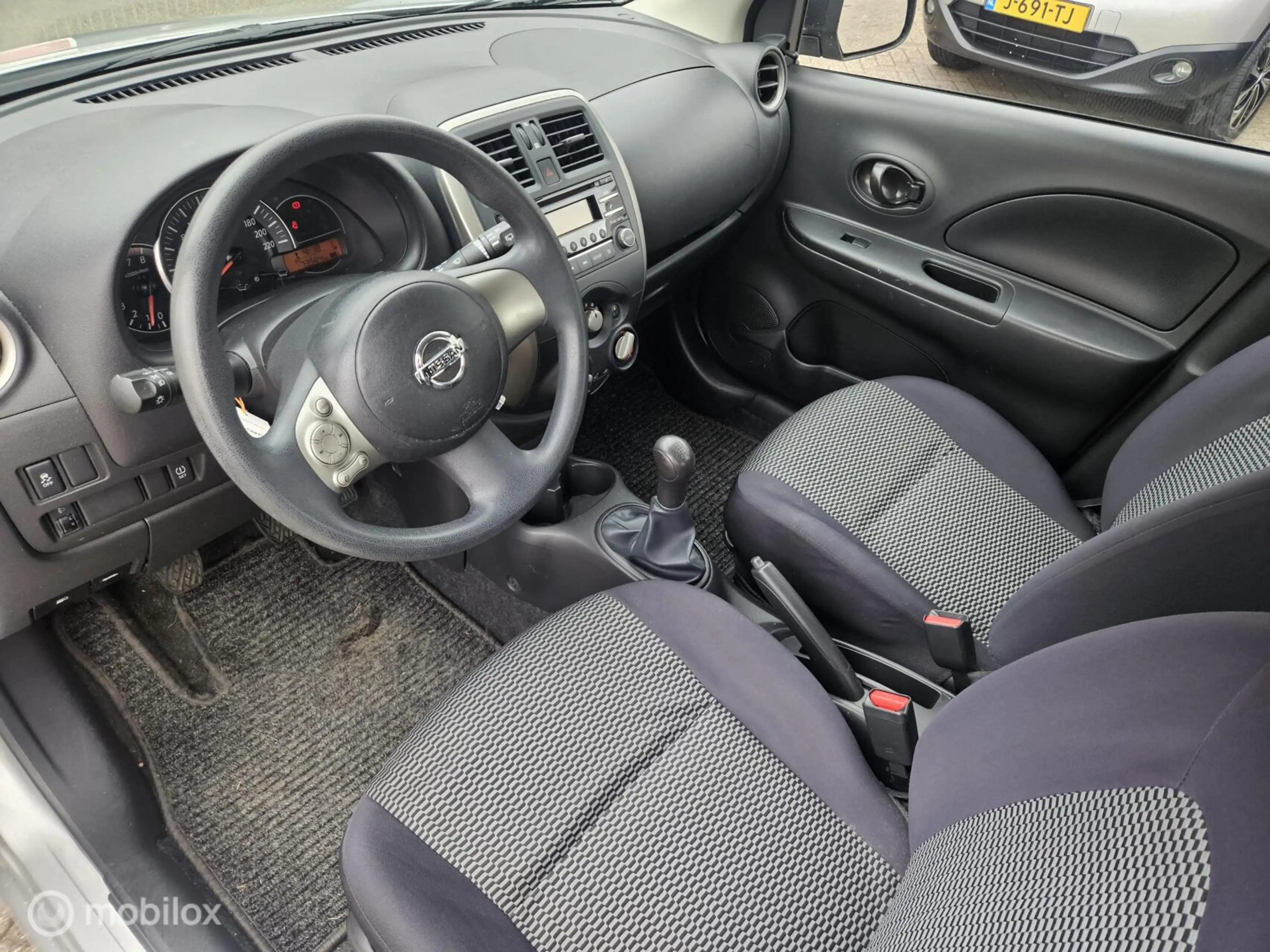 Nissan Micra 1.2 Connect Edition — photo 9